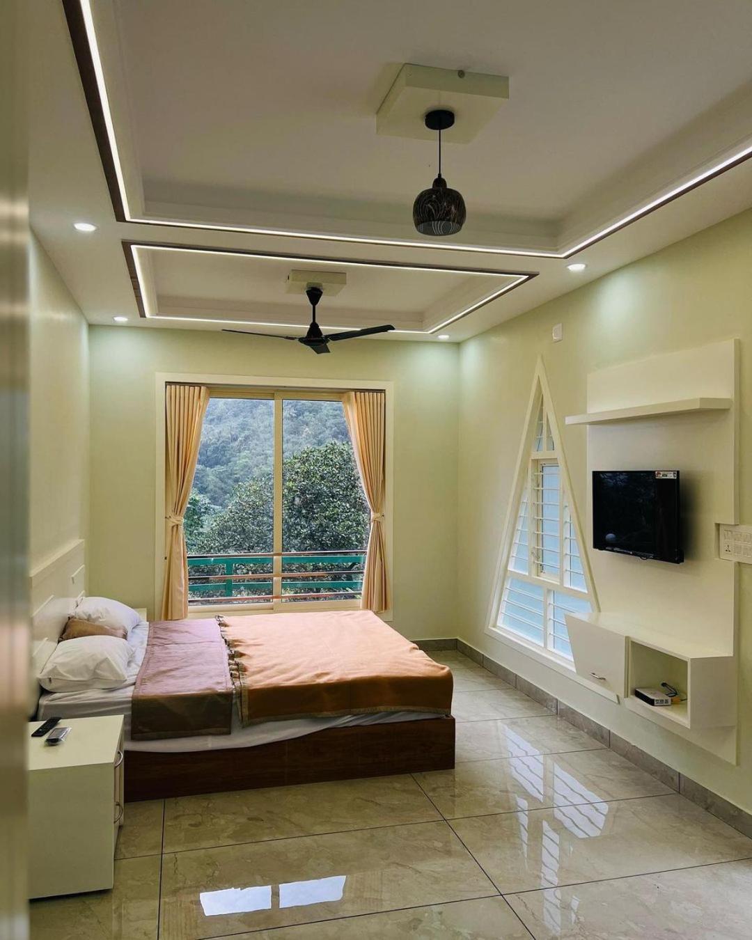 Royal Mount Inn Resorts Paithalmala Exterior photo